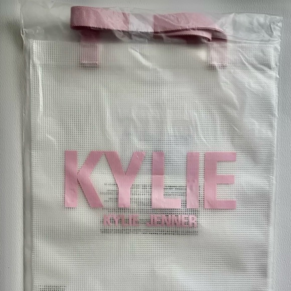 Kylie Skin Tote Bag & Samples - Picture 2 of 2